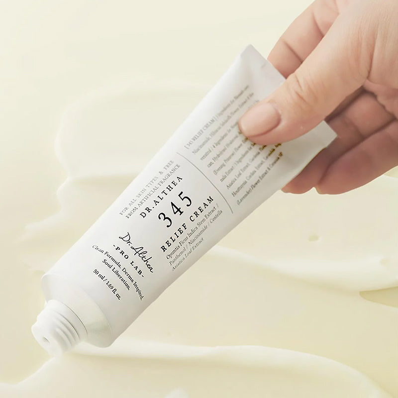 Dr. Althea 345 Relief Cream 50ml - en main avec texture